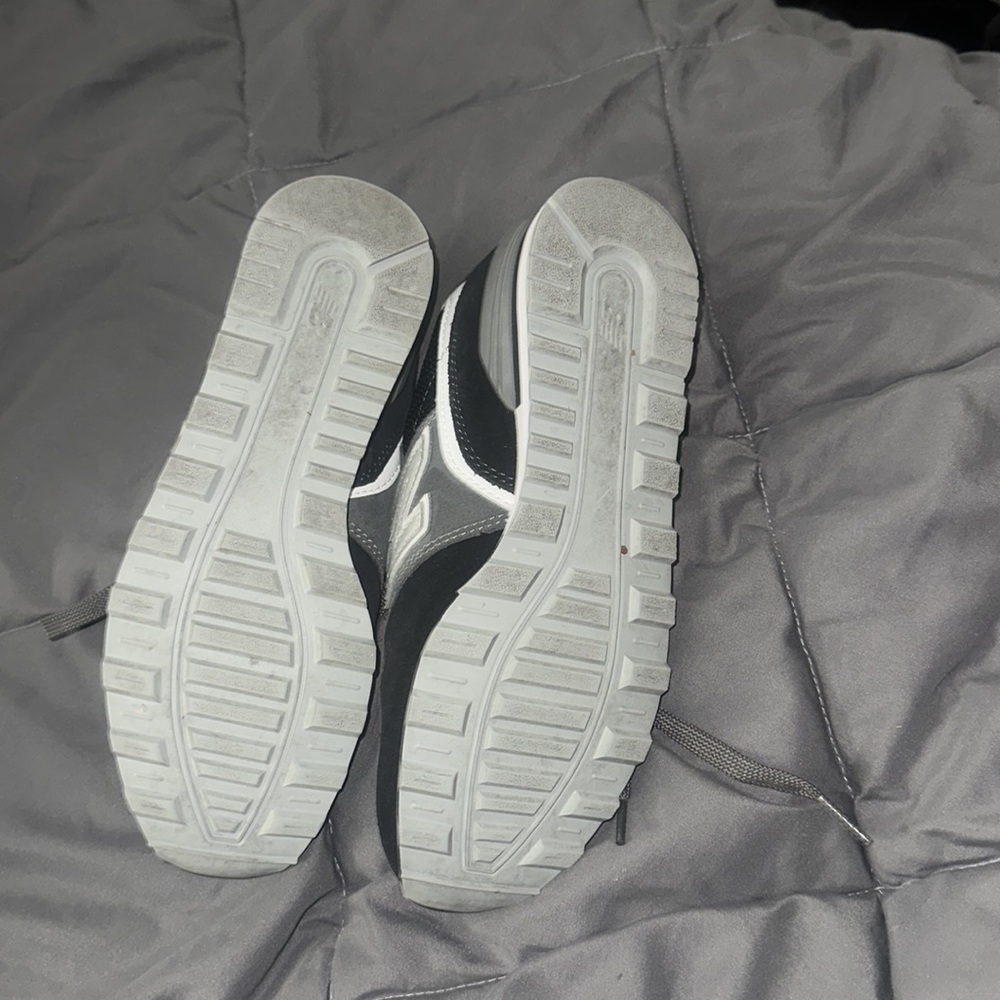 New balance - Picture 3 of 5